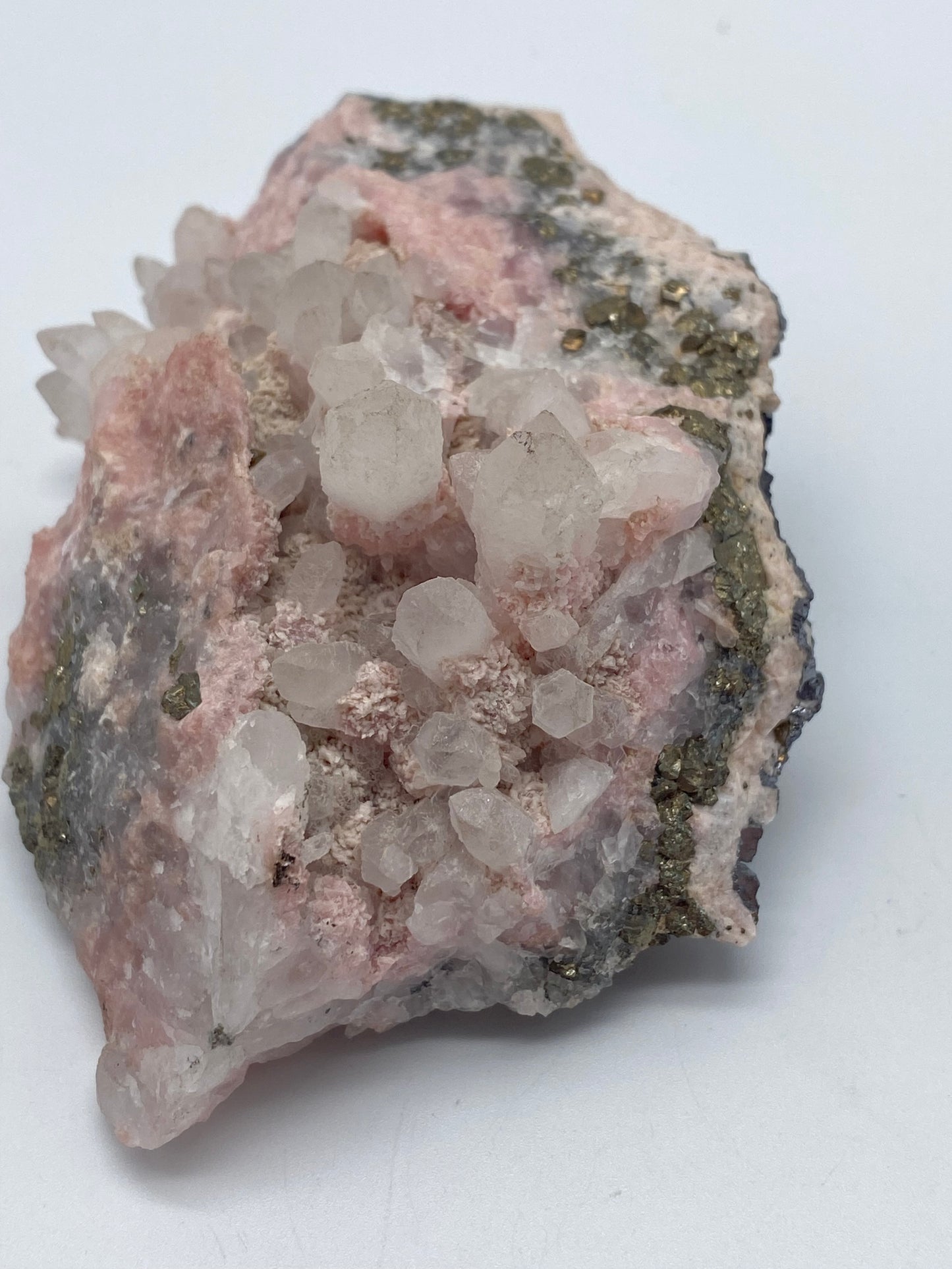 Cluster di Quarzo Ialino su Pirite + Rodocrosite 245gr